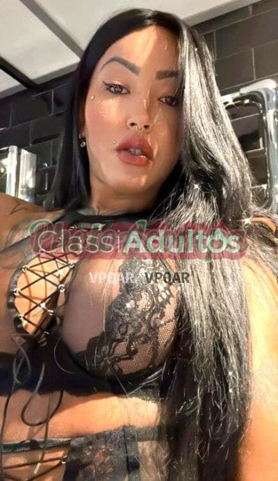 Atriz porno próx ao metrô — travesti em São Paulo