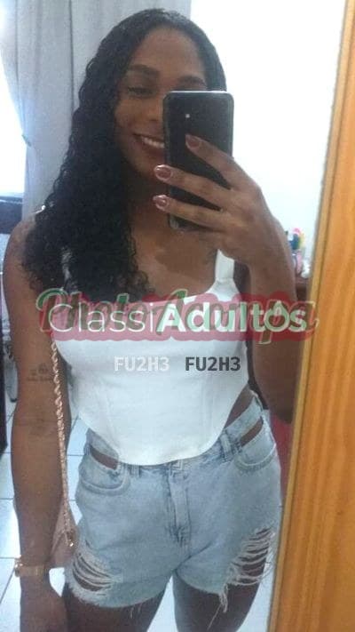 Camila Ferrarini — travesti no Recife