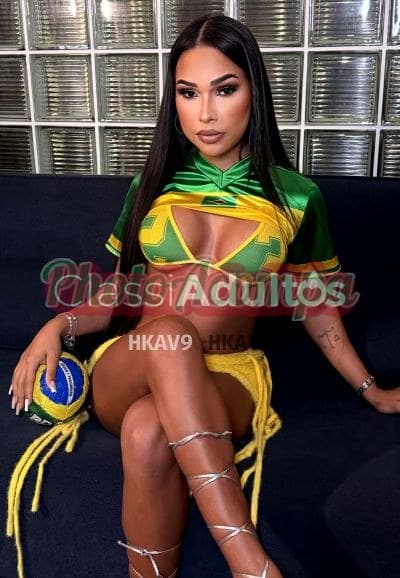 Julia Ninfeta — travesti em Joinville