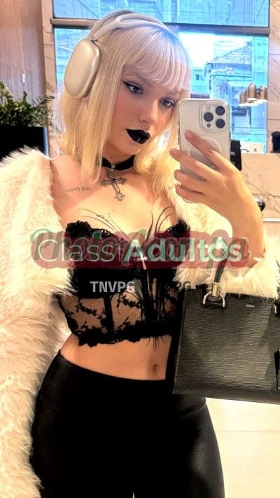 Lana Hugs — travesti no Rio de Janeiro