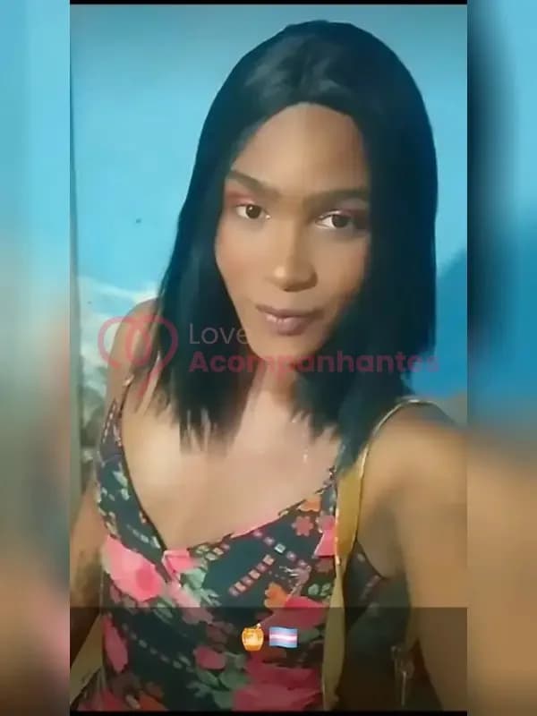 Melzinha — travesti em Penha