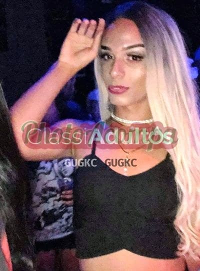 Valentinna — travesti no Guarujá