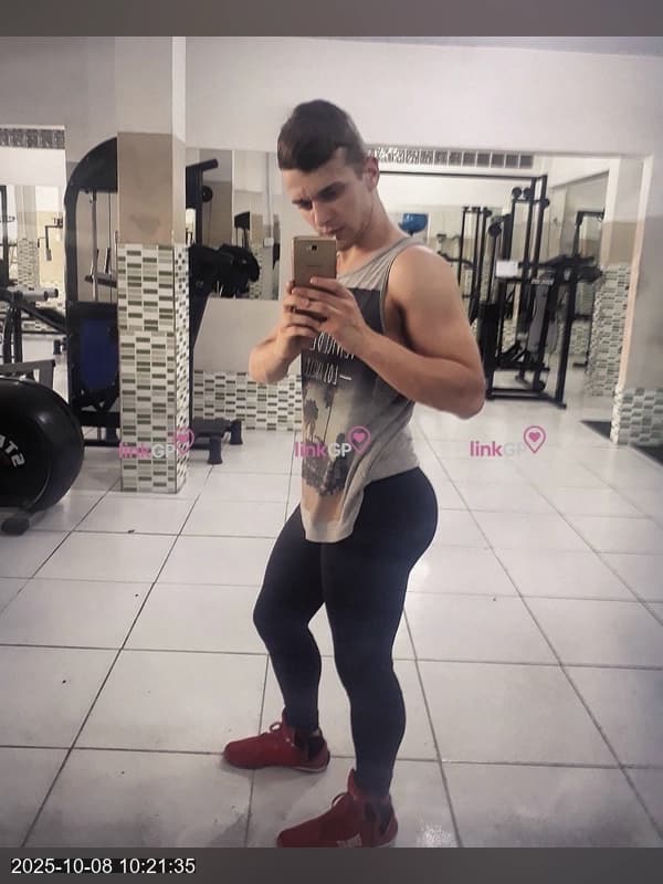 Adam Lawford — videochamada erótica e sexting online