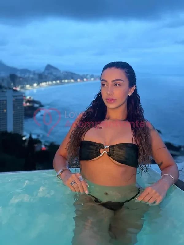 Videochamada erótica com imagem do anúncio — Aghata
