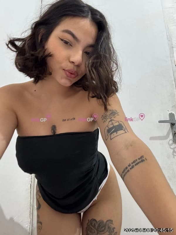 Ana — videochamada erótica e sexting online