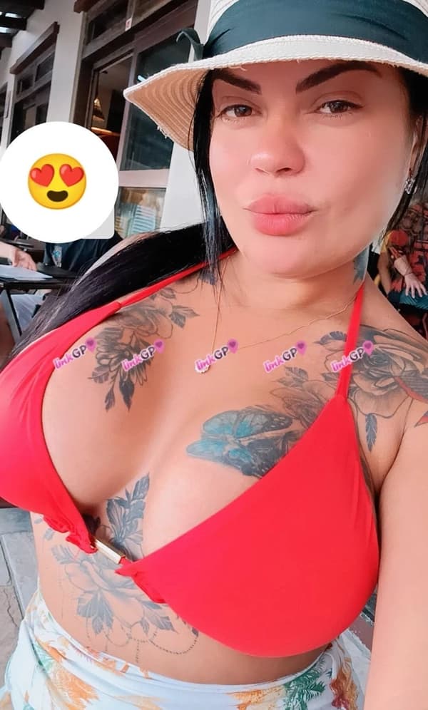 Casal — videochamada erótica e sexting online