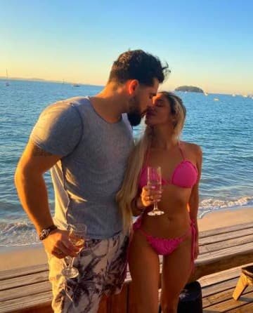 Casal — sexo virtual por videochamada