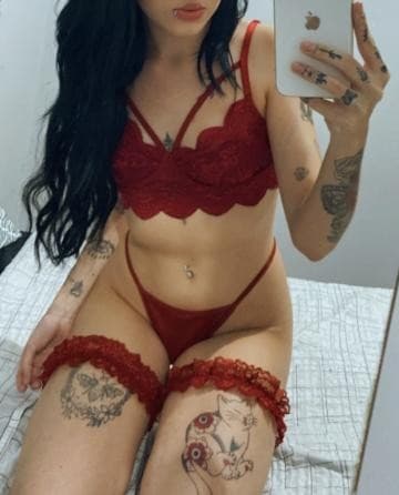 Chloe Oriental — videochamada erótica e sexting online
