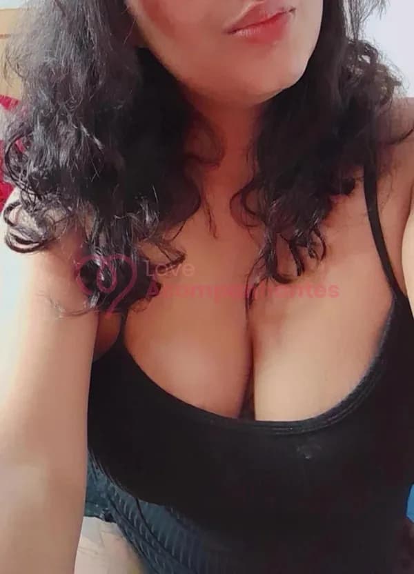 Emmapamela — videochamada erótica e sexting online