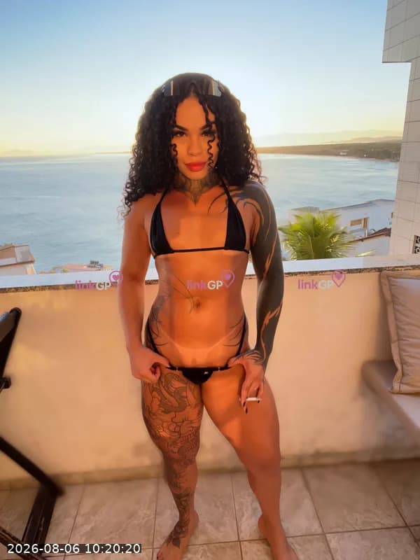 Emy Bucetuda — videochamada erótica e sexting online