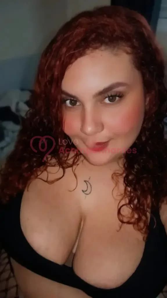 Juicy Julia — sexo virtual por videochamada