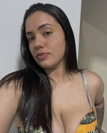 Júlia — sexo virtual por videochamada