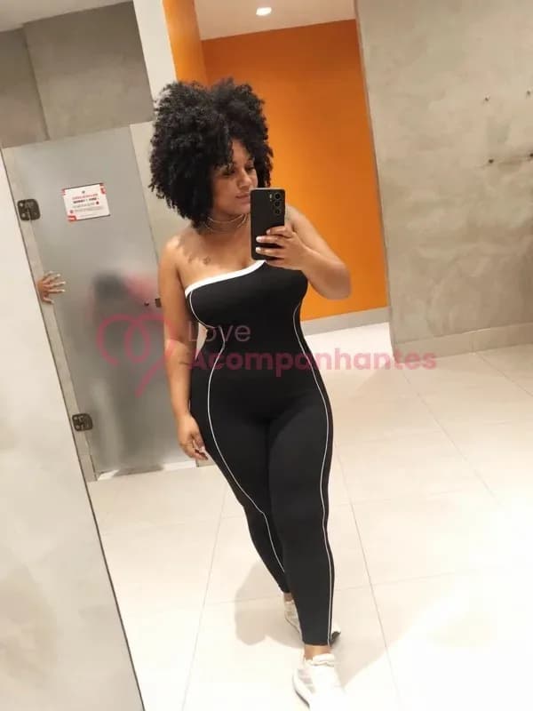Júlia Monteiro — videochamada erótica e sexting online