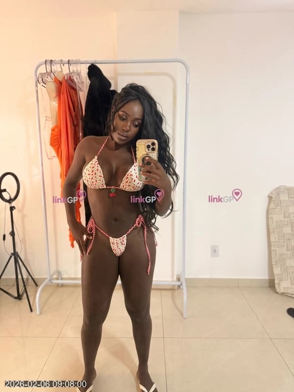 Leona — videochamada erótica e sexting online