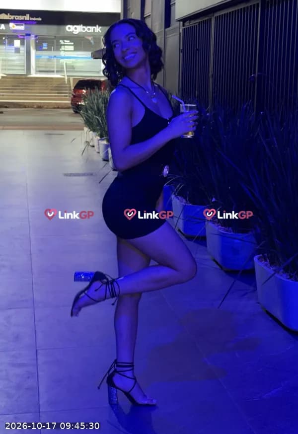 Videochamada erótica com foto real (2) — Lorena Martins