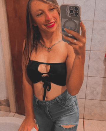 Mia Linda — videochamada erótica e sexting online