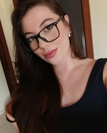 Mia Sakurá — videochamada erótica e sexting online