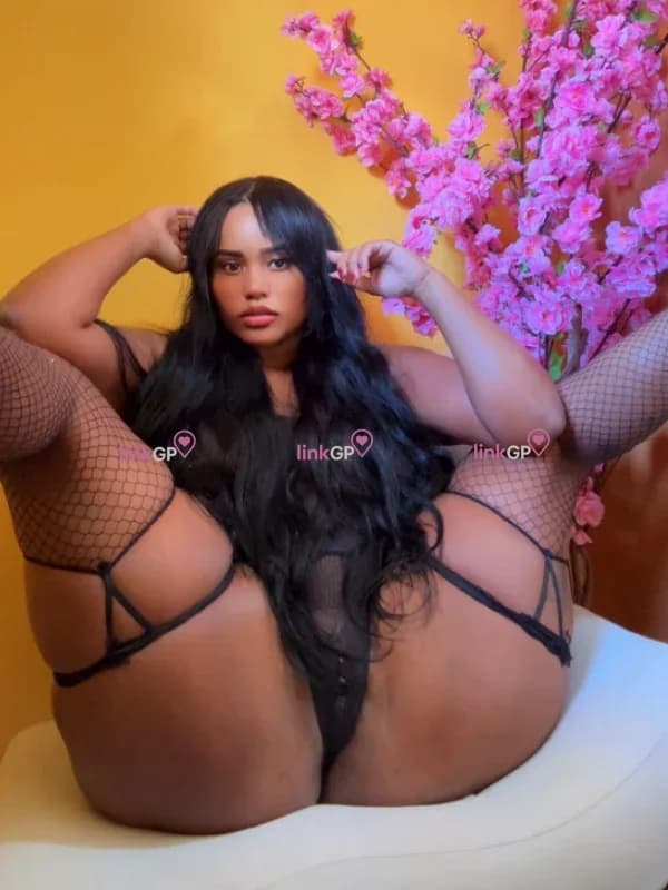 Morena Luminosa — videochamada erótica e sexting online