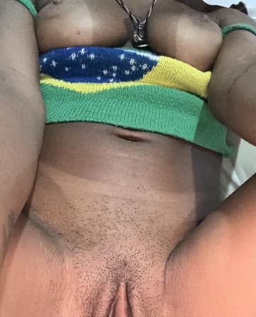 Nina — sexo virtual por videochamada