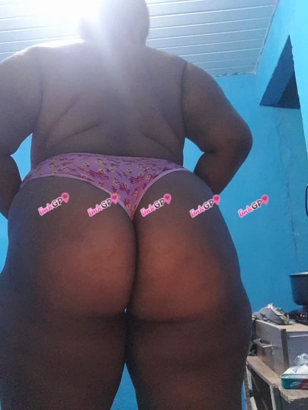 Novinha Gulosa — videochamada erótica e sexting online