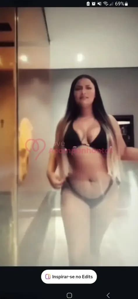 Preta Gostosa — videochamada erótica e sexting online