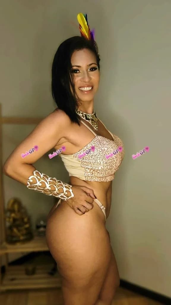 Raphaella Diaz — videochamada erótica e sexting online