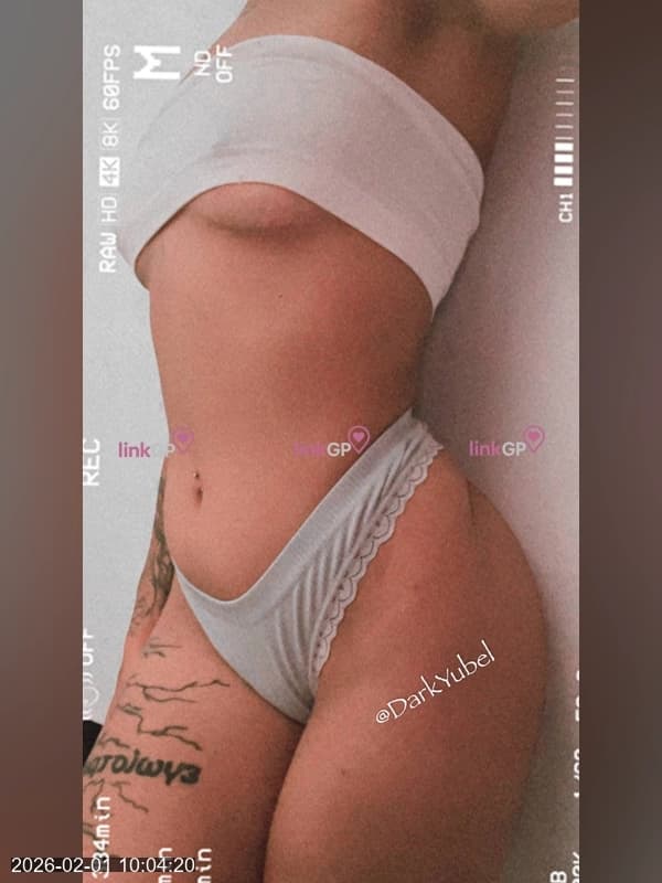 Sky Reese — videochamada erótica e sexting online